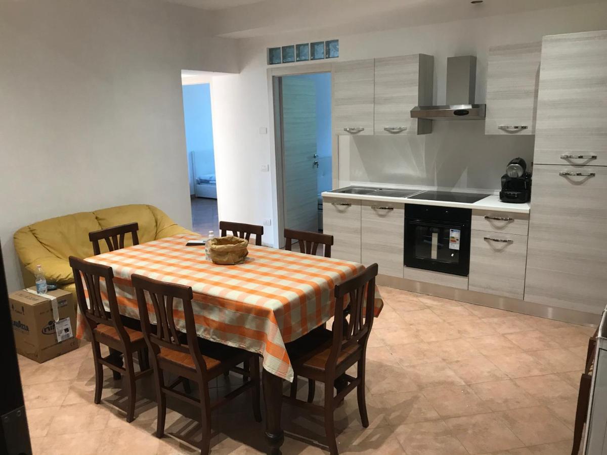 B&B Giulia Parma Bagian luar foto