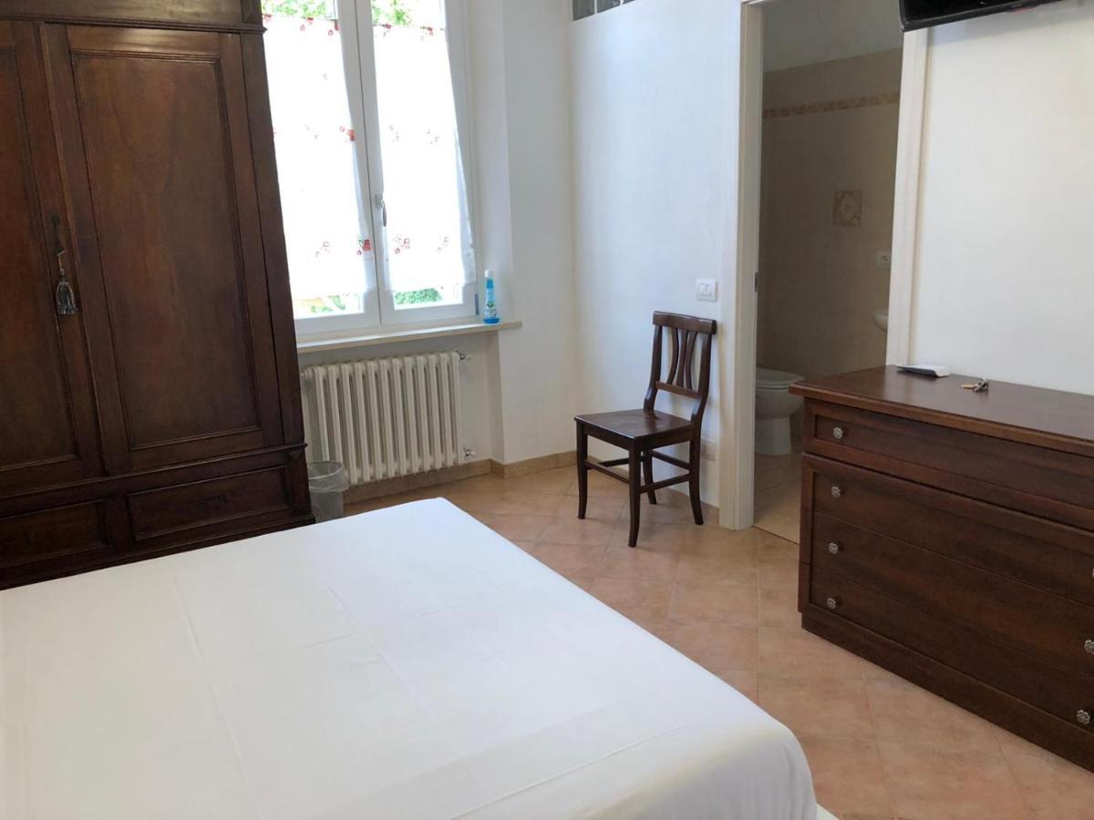 B&B Giulia Parma Bagian luar foto