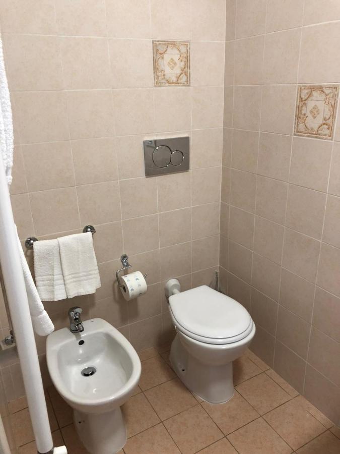 B&B Giulia Parma Bagian luar foto