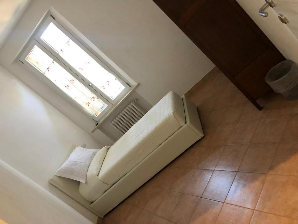 B&B Giulia Parma Bagian luar foto