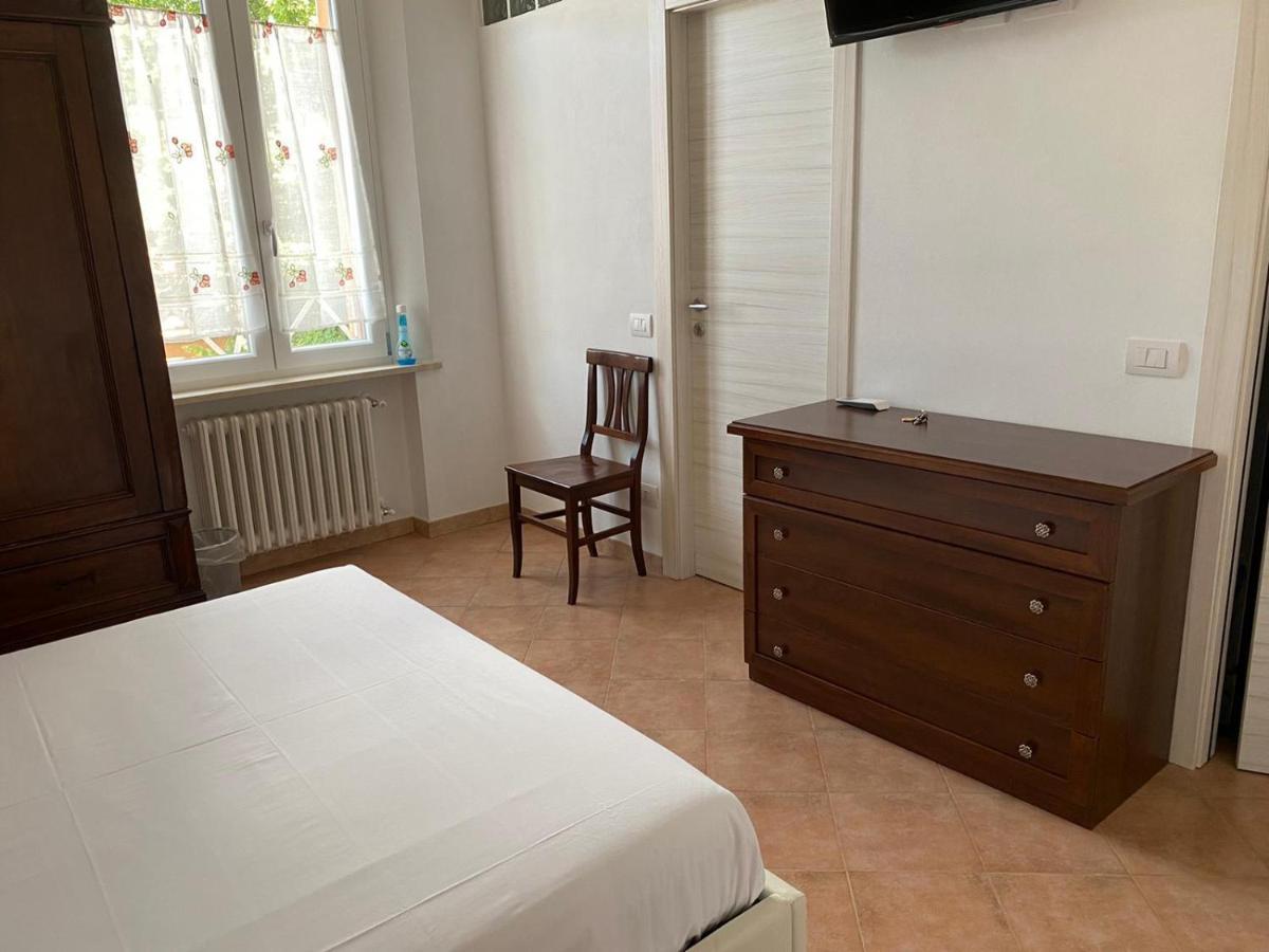 B&B Giulia Parma Bagian luar foto