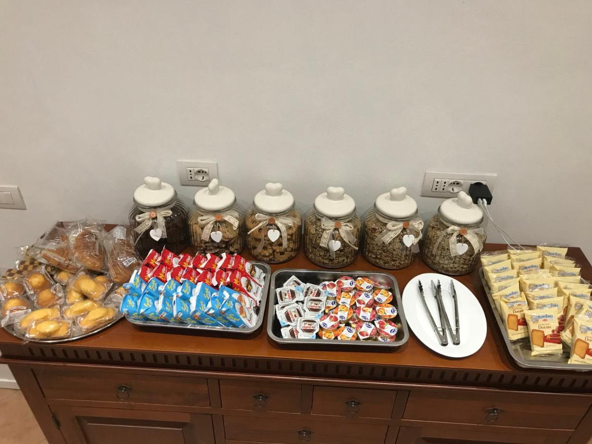 B&B Giulia Parma Bagian luar foto
