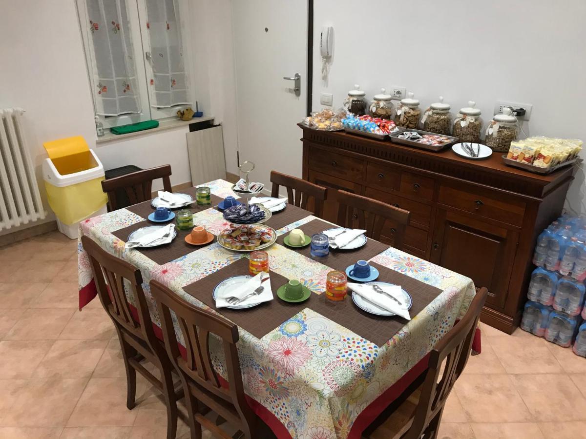 B&B Giulia Parma Bagian luar foto